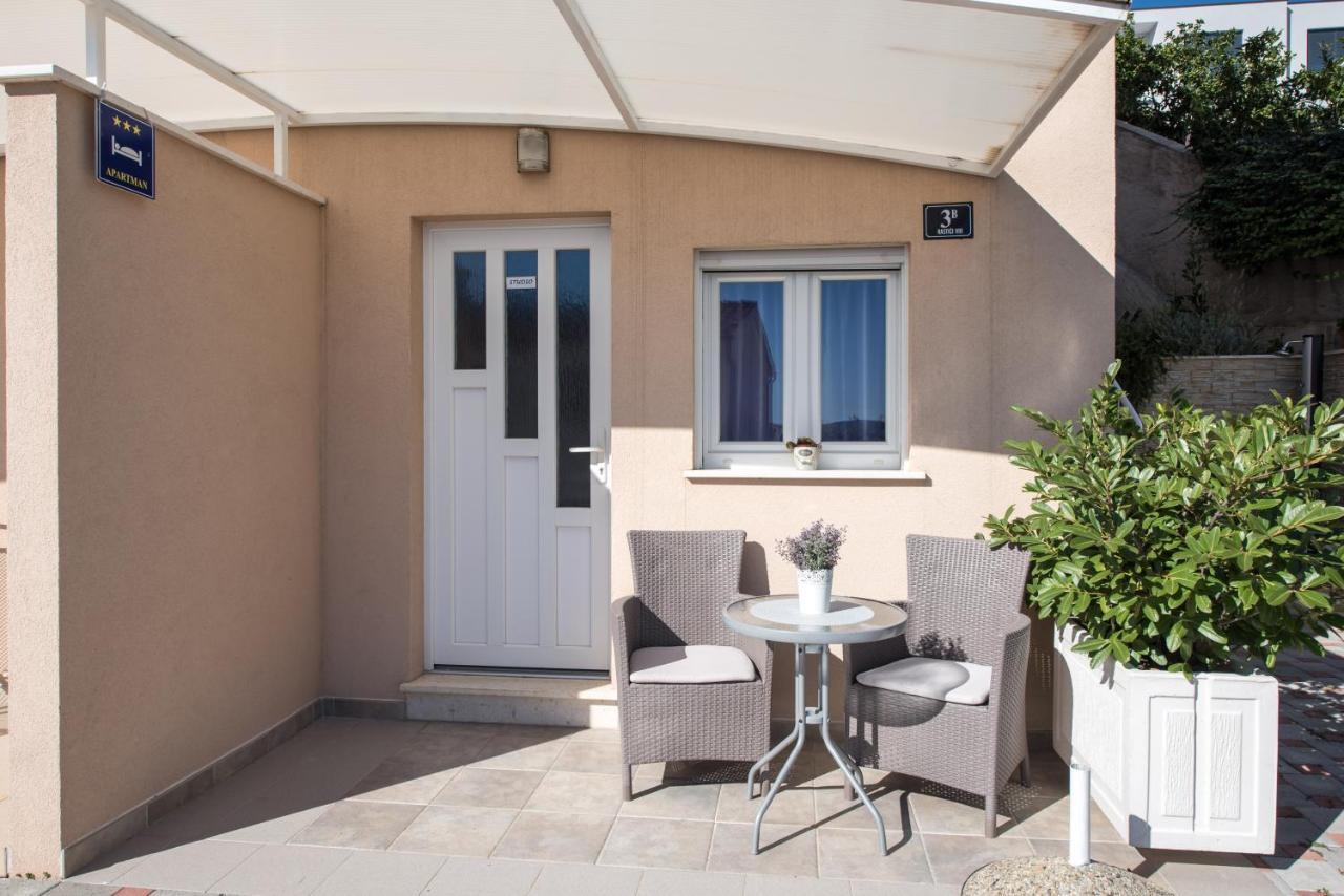 Apartments Amneris Trogir Bagian luar foto