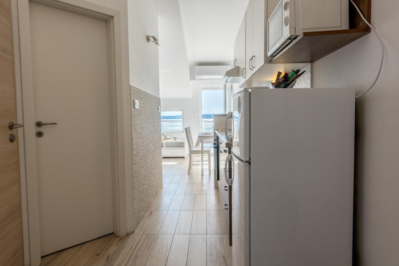 Apartments Amneris Trogir Bagian luar foto